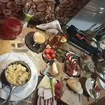 Niewielki Dla Jednej Osoby Lub Pary. *