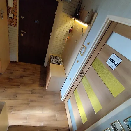 Niewielki Pokój Dla Jednej Osoby Lub Pary. *