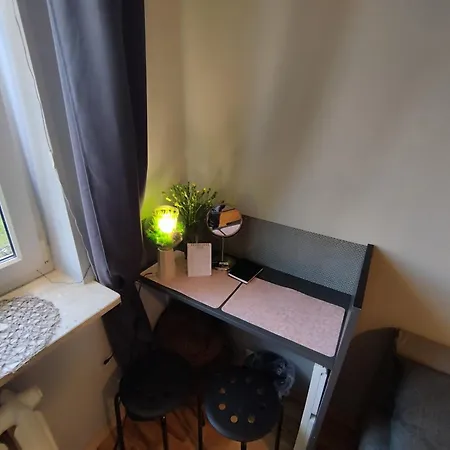 Homestay szállás Niewielki Dla Jednej Osoby Lub Pary. Varsó