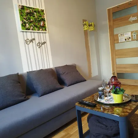 Niewielki Pokój Dla Jednej Osoby Lub Pary. Habitación en casa particular *